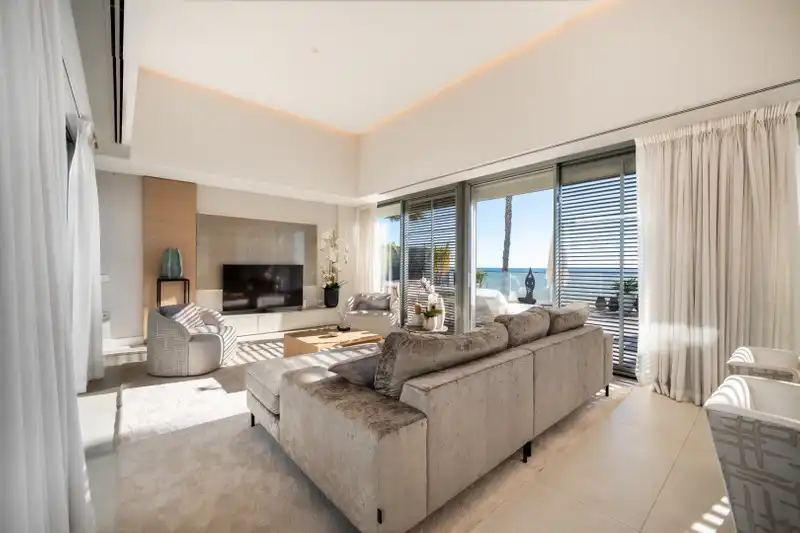 Sala de estar de Casa o chalet de alquiler en Estepona con Aire acondicionado, Calefacción y Jardín privado