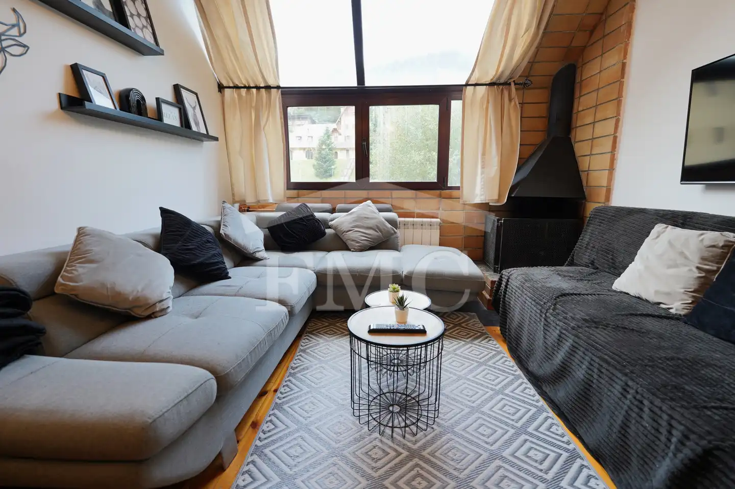 Living room of Flat for rent in Alp  with Heating, Parquet flooring and Storage room