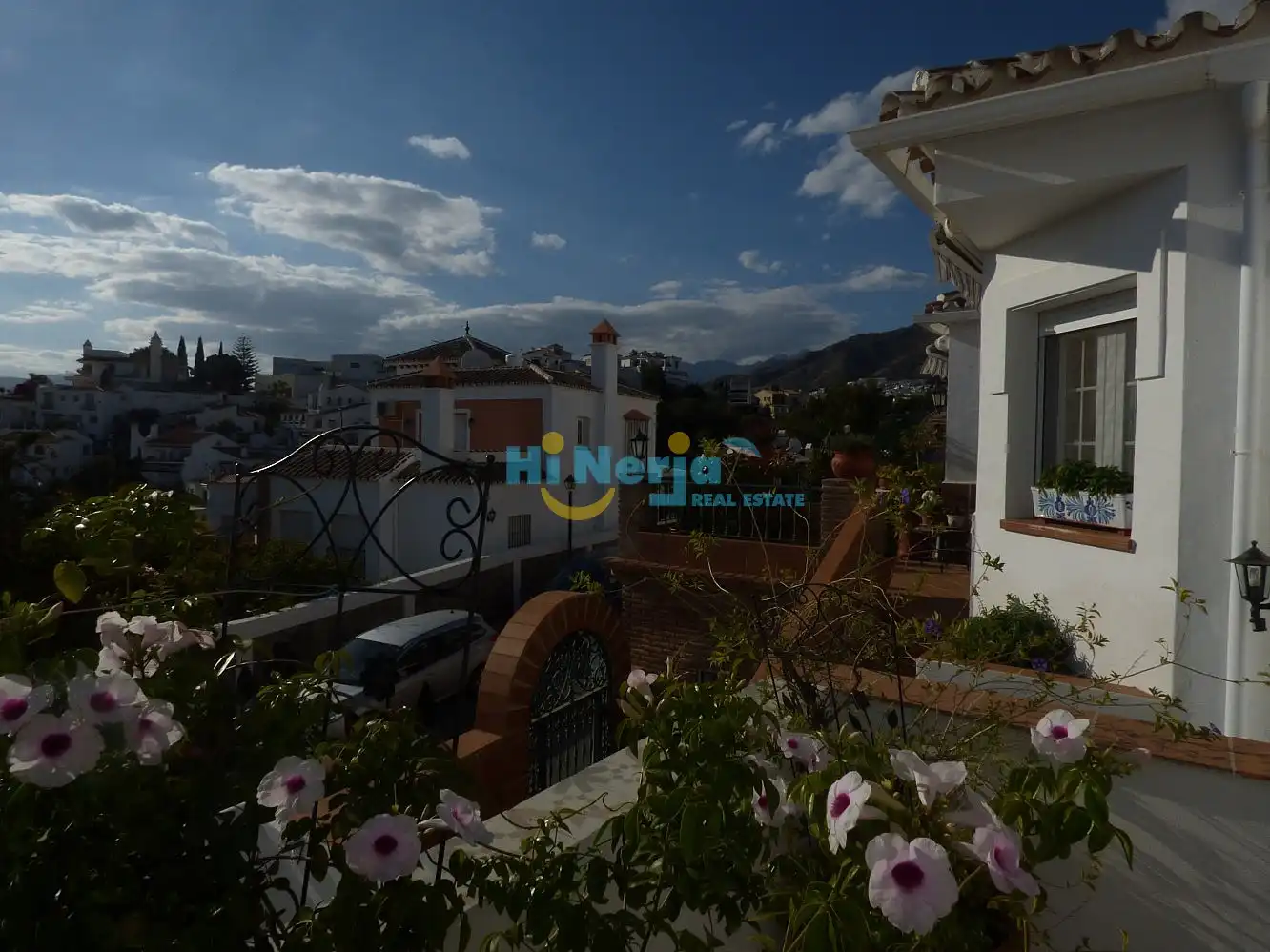 Vista exterior de Àtic en venda en Nerja amb Terrassa