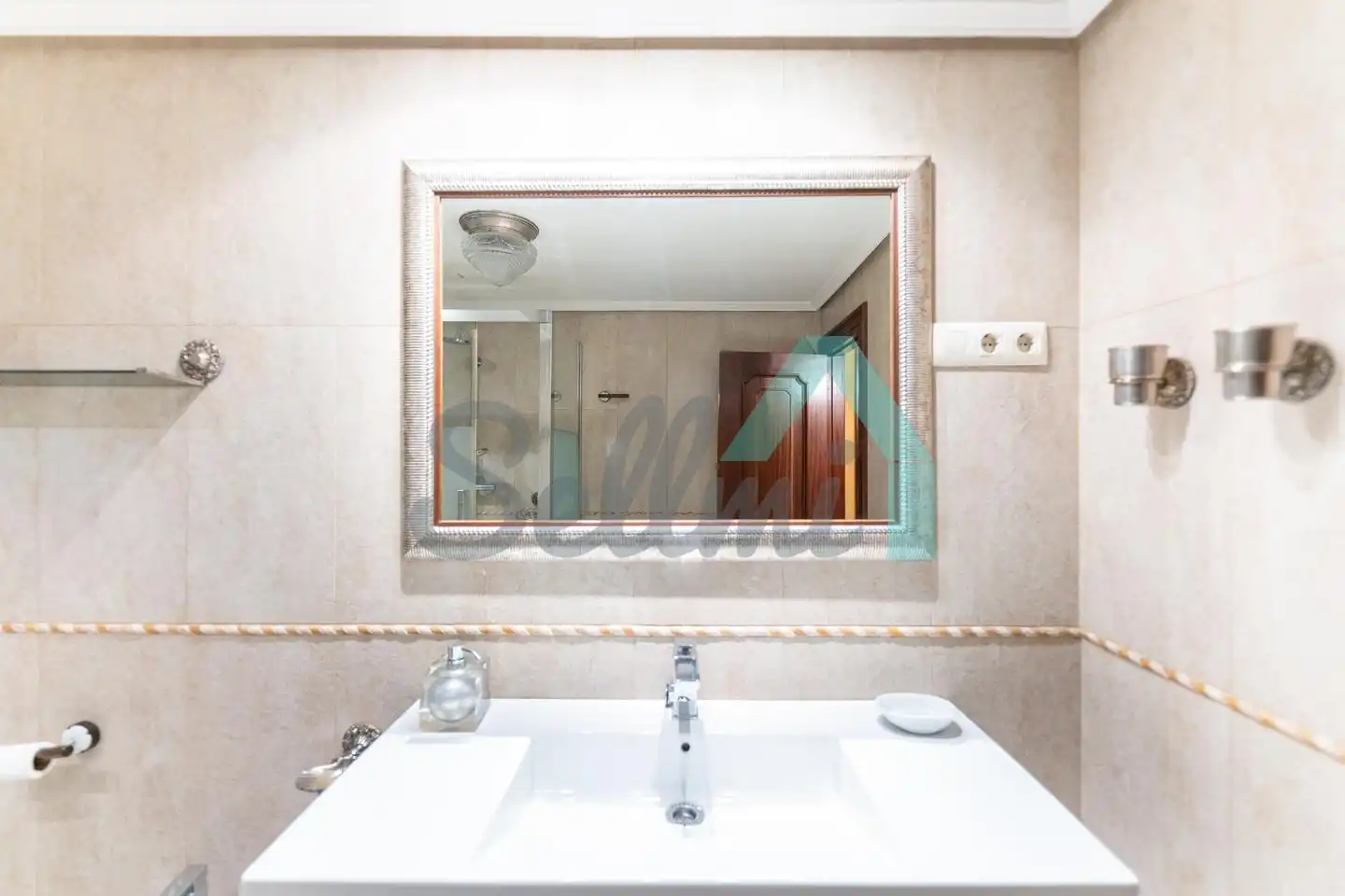 Bathroom of Flat for sale in Oviedo   with Heating, Parquet flooring and Terrace
