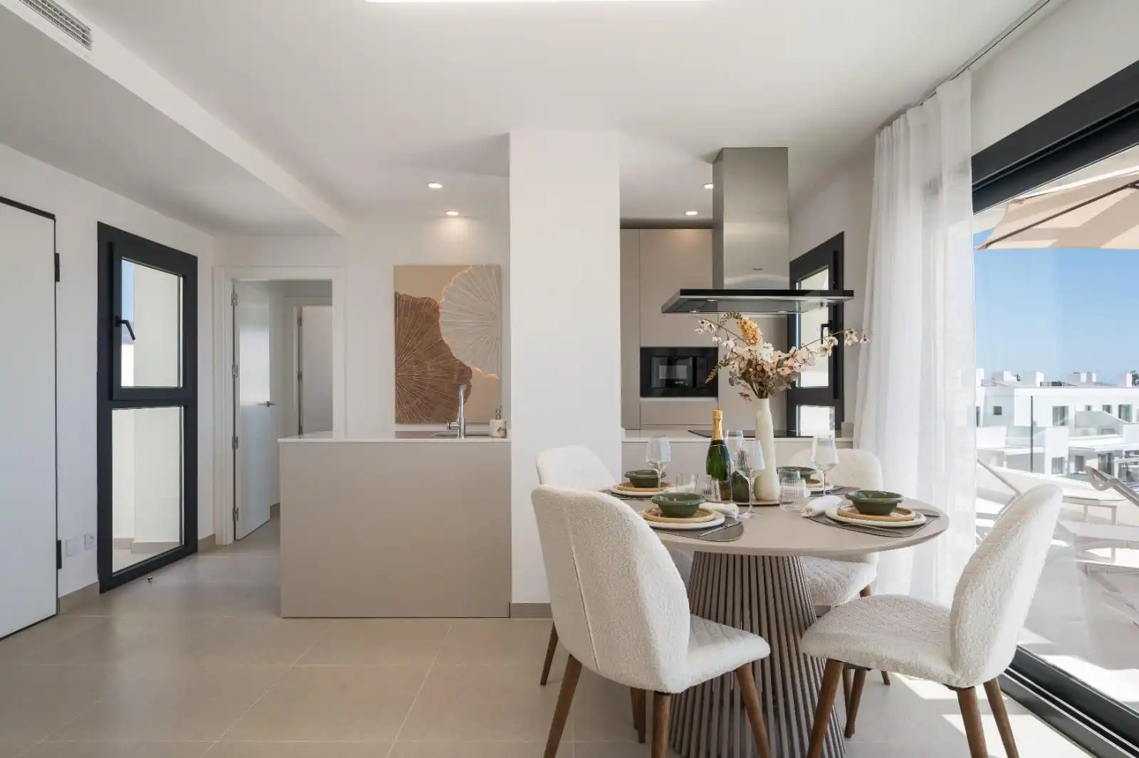Menjador de Apartament en venda en Mijas amb Jardí privat, Terrassa i Traster