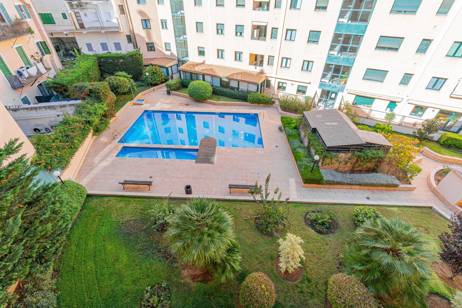 Piscina de Pis de lloguer en  Palma de Mallorca amb Aire condicionat, Calefacció i Terrassa