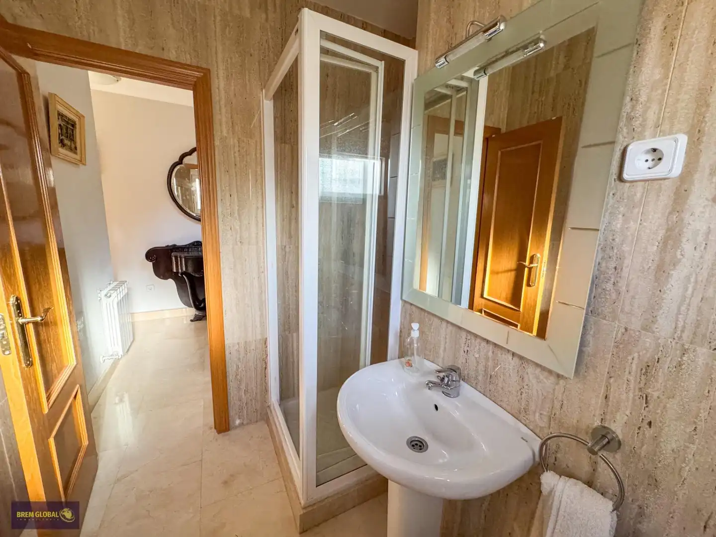 Baño de Casa o chalet en venta en Lozoyuela-Navas-Sieteiglesias con Jardín privado