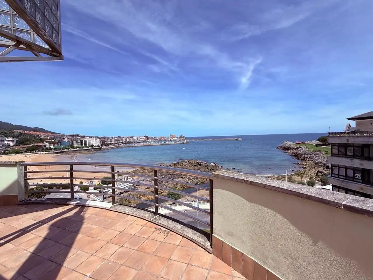 Terraza de Ático en venta en Castro-Urdiales con Calefacción, Parquet y Terraza