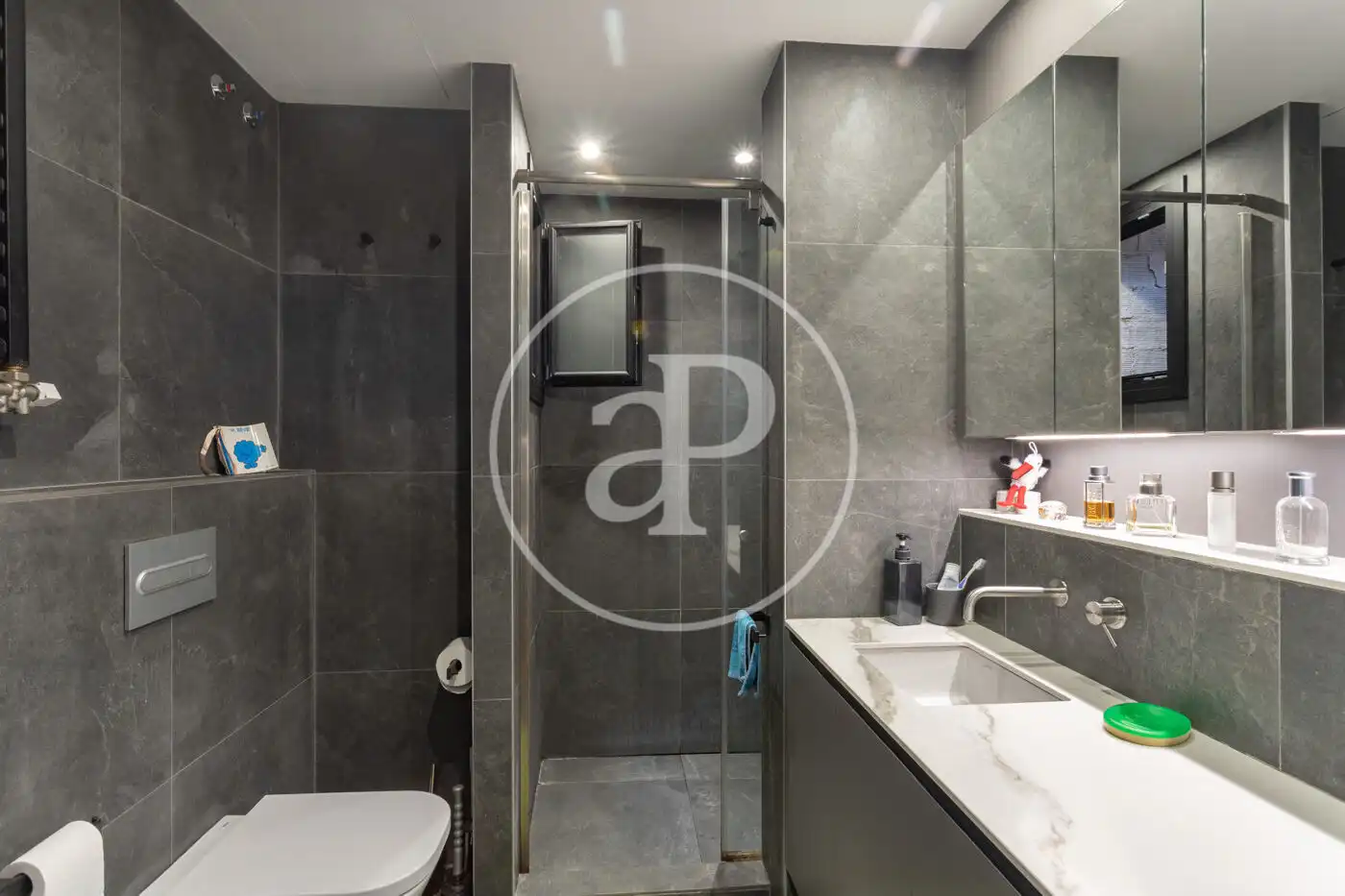 Baño de Piso en venta en Barcelona con Aire acondicionado, Calefacción y Terraza