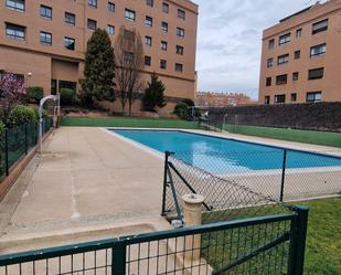 Swimming pool of Apartment to rent in  Madrid Capital  with Air Conditioner, Heating and Furnished