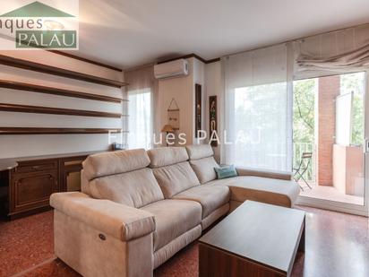 Living room of Flat for sale in Sant Just Desvern  with Air Conditioner, Heating and Terrace