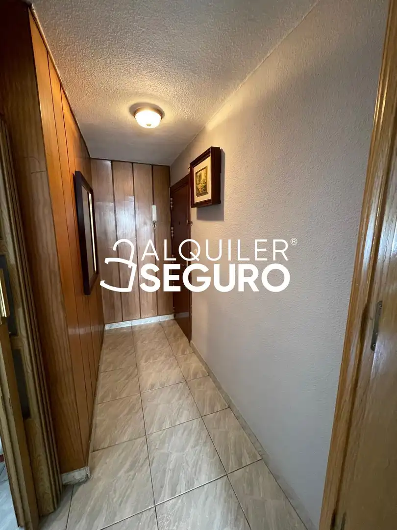 Piso de alquiler en Madrid con Calefacción, Terraza y Amueblado