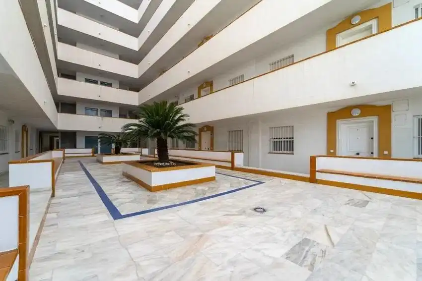 Apartment with pool for sale in Castillo Sohail - Myramar, imagen 35