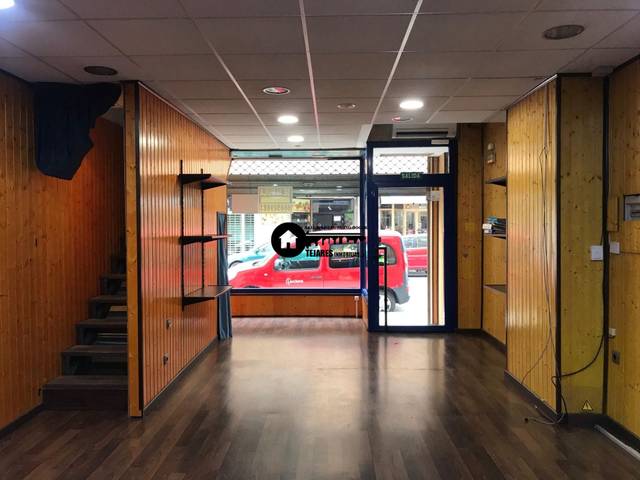 Local comercial en Alquiler en Industria