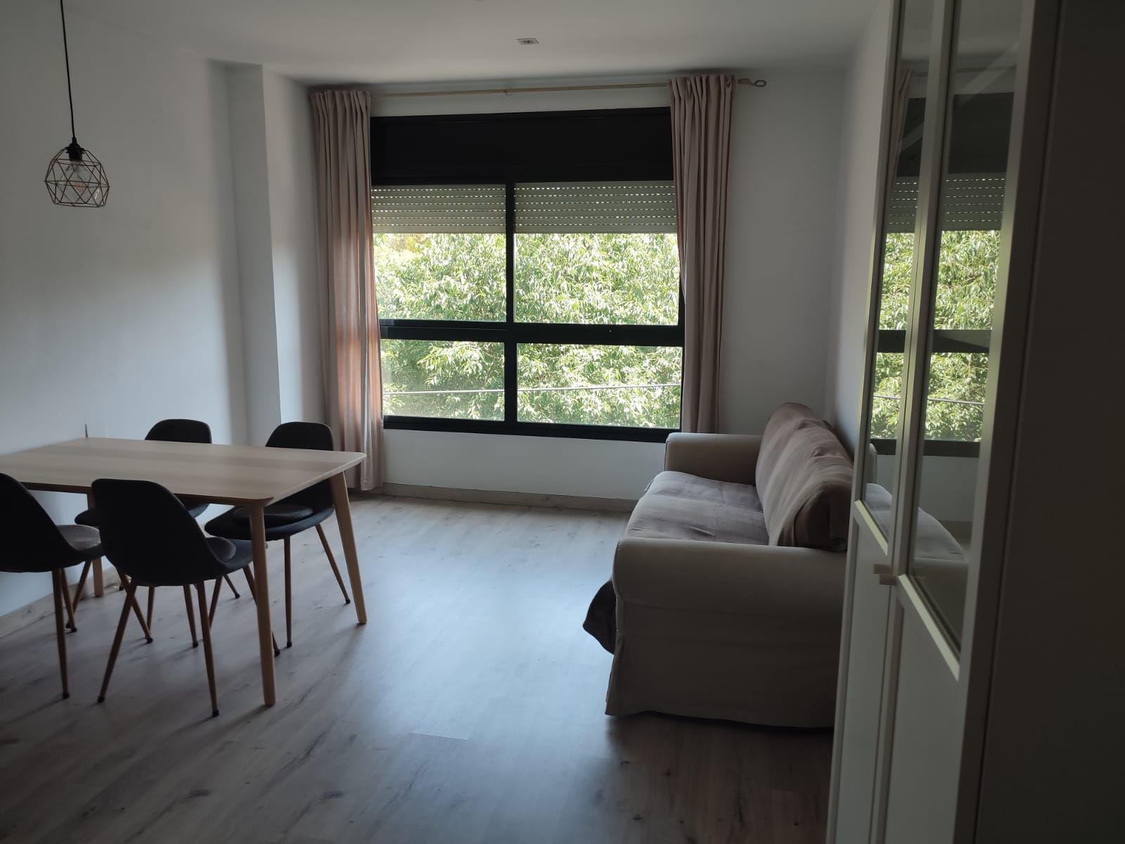 Habitación de Apartamento de alquiler en Sabadell con Calefacción