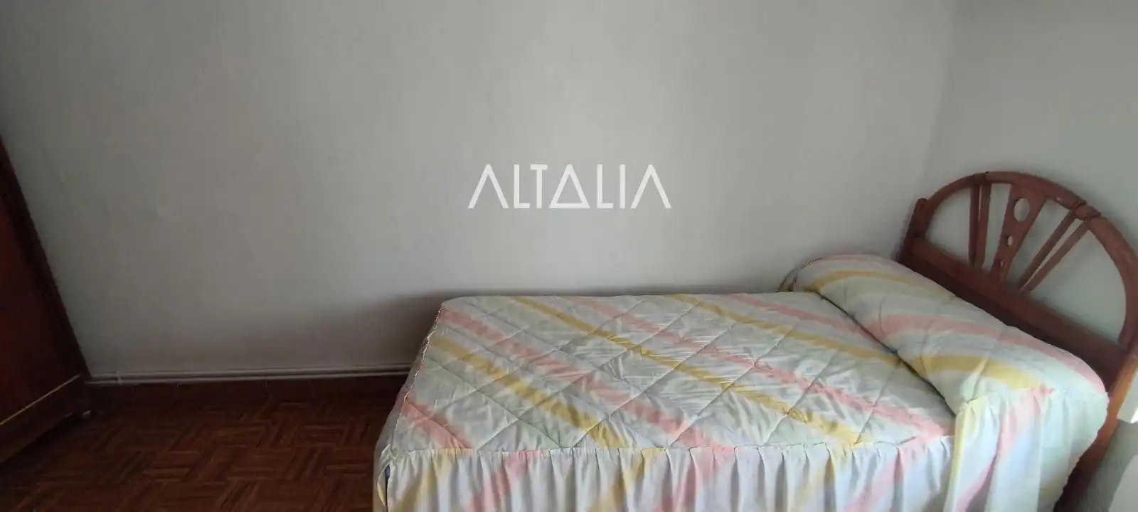 Dormitori de Casa o xalet en venda en Cuenca amb Calefacció, Jardí privat i Balcó