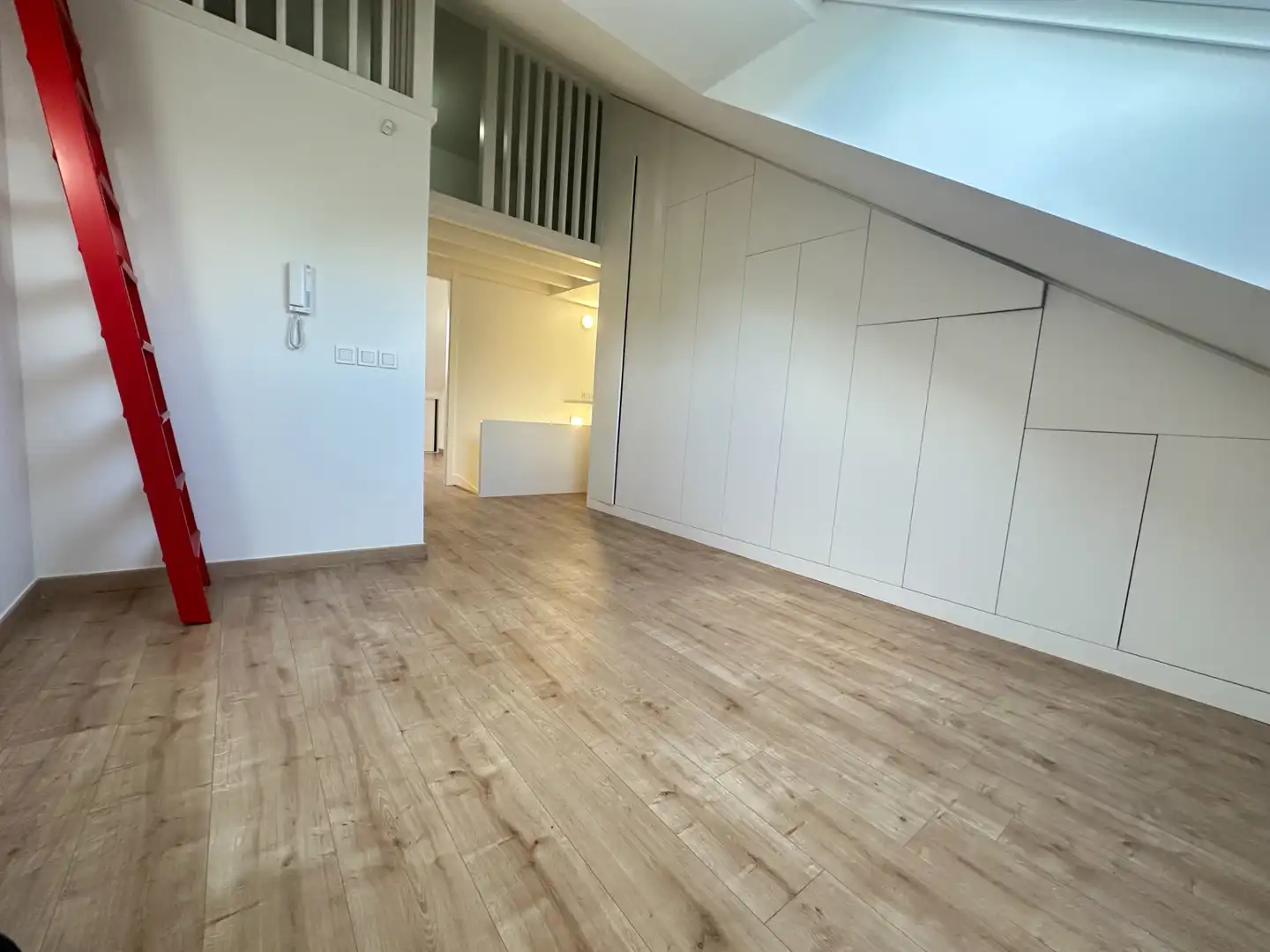 Sala d'estar de Pis de lloguer en Santiago de Compostela  amb Calefacció, Parquet i Forn