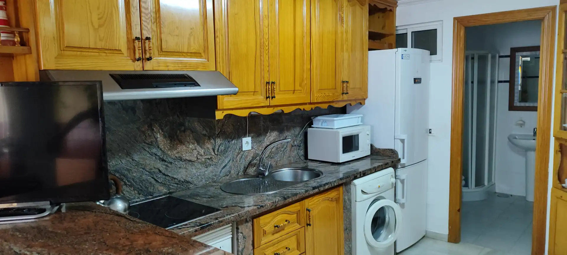 Cocina de Apartamento de alquiler en Algeciras con Calefacción, Terraza y Amueblado