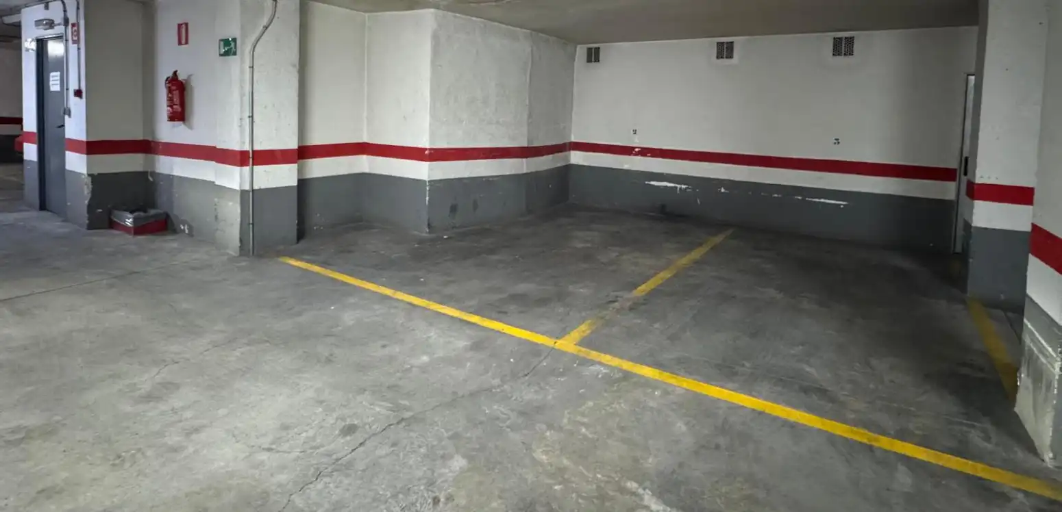 Garage zur Miete in Valencia, Valencia