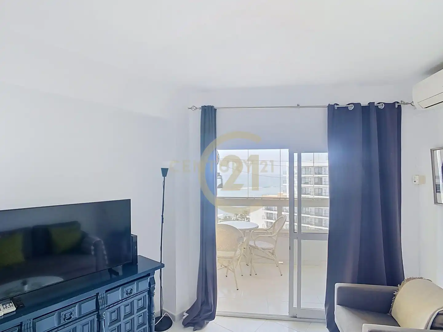 Sala d'estar de Apartament en venda en Benalmádena amb Aire condicionat