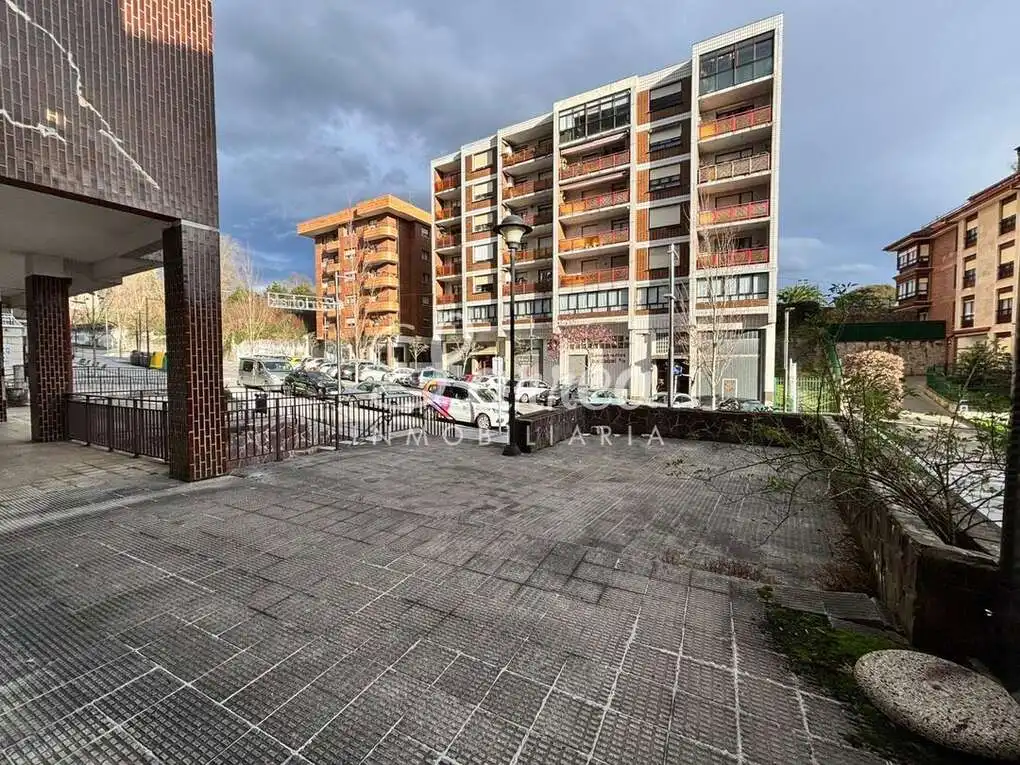 Vista exterior de Local en venta en Amorebieta-Etxano con Amueblado