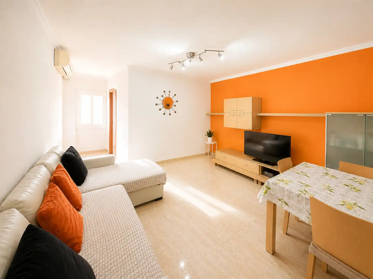 Living room of Flat for sale in Santa Coloma de Gramenet  with Air Conditioner, Heating and Washing machine