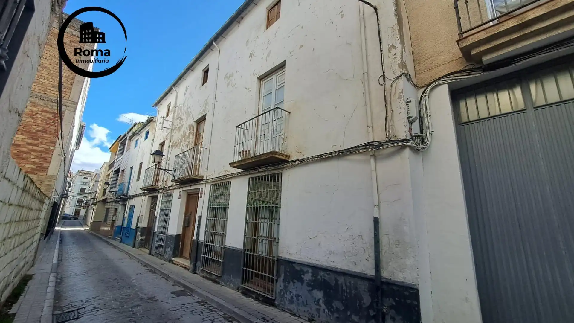 Vista exterior de Casa adosada en venda en Loja amb Terrassa