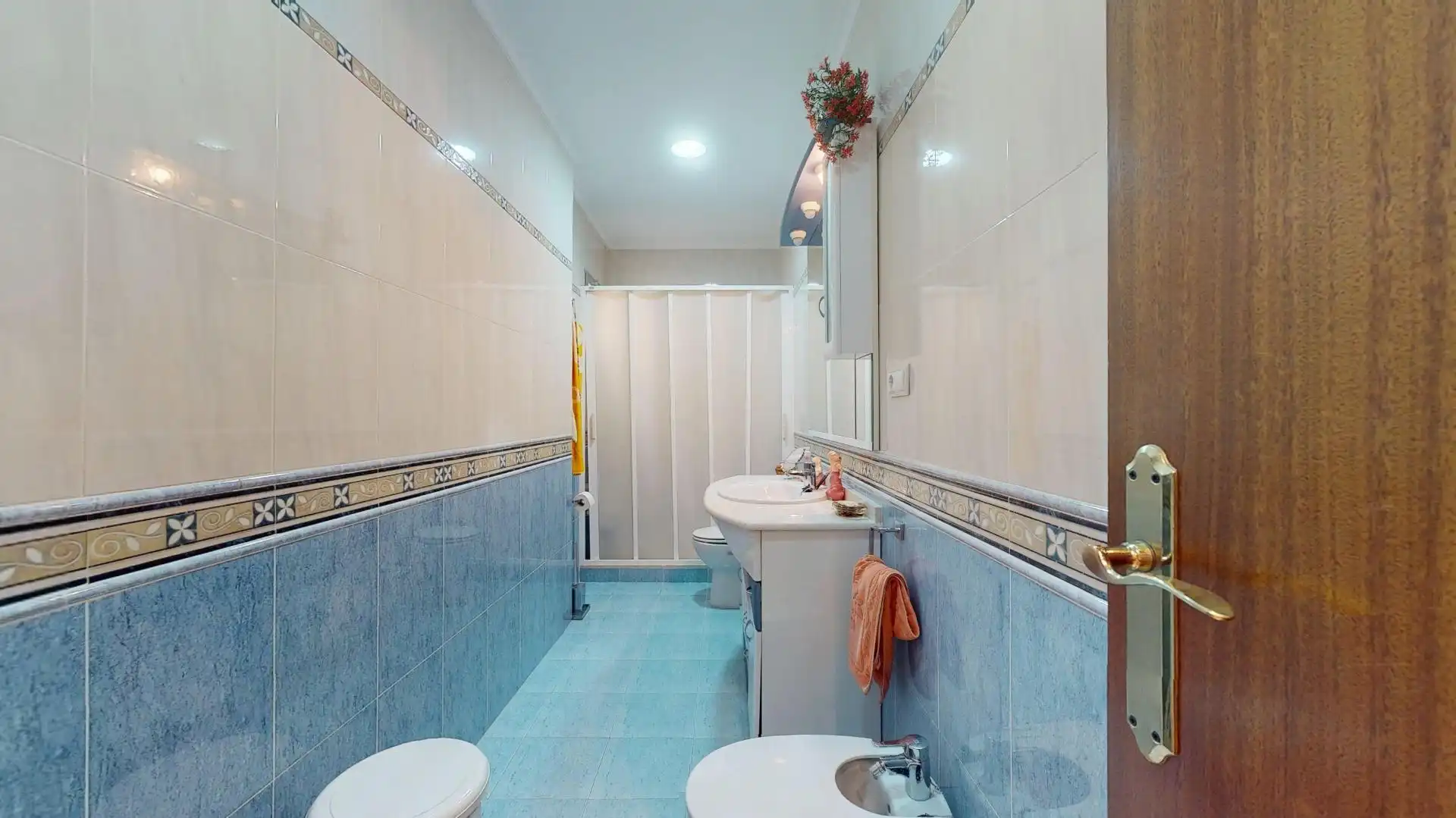 Bathroom of Flat for sale in Elche / Elx  with Balcony