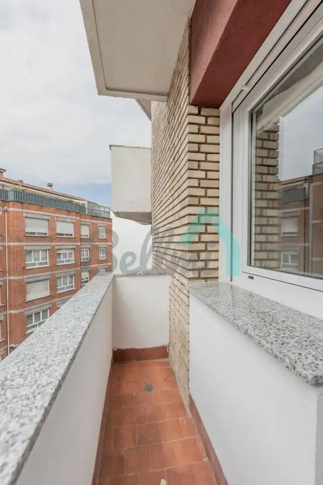 Balcony of Flat for sale in Oviedo   with Heating and Furnished