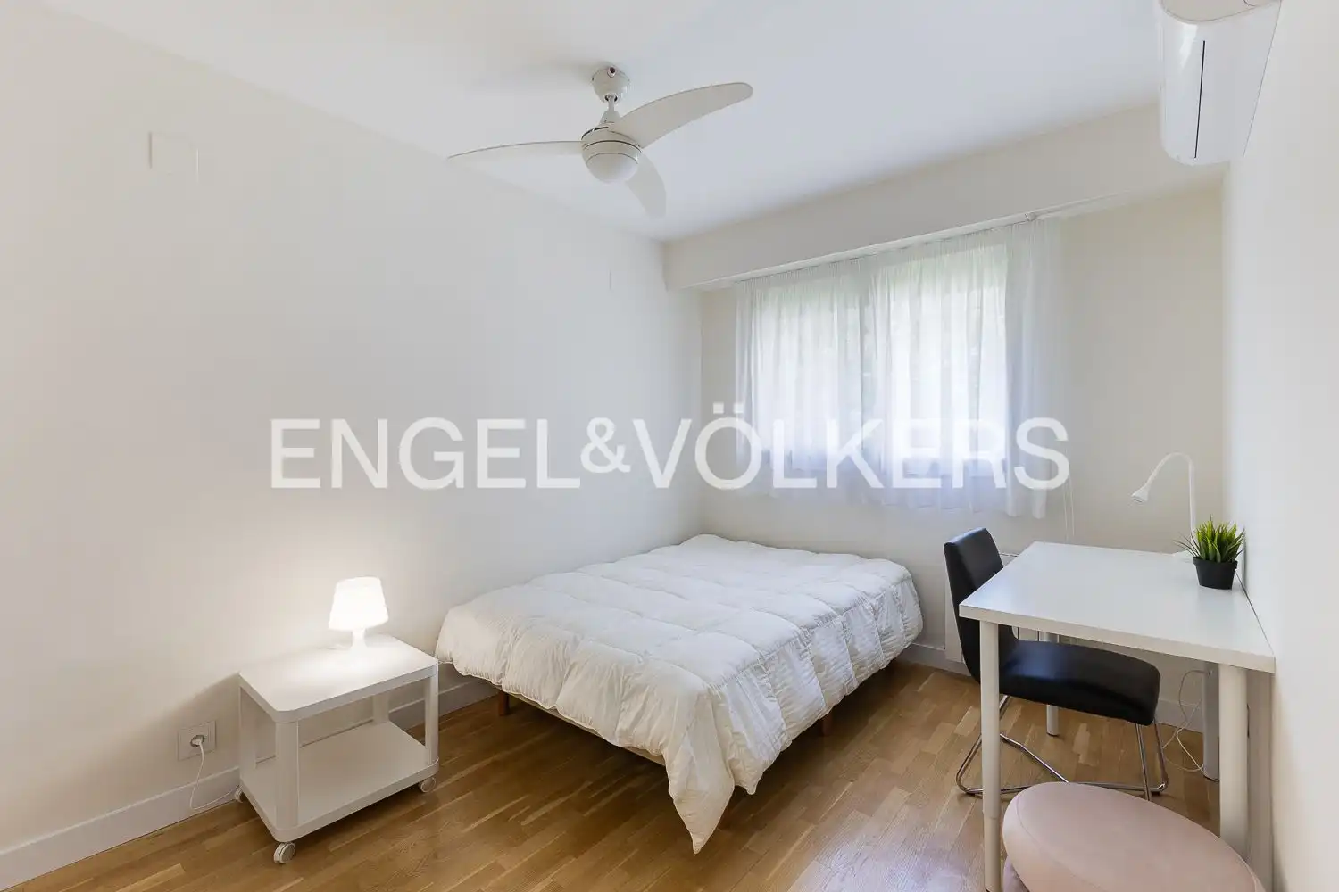 Habitación de Casa o chalet de alquiler en Rocafort con Aire acondicionado, Calefacción y Jardín privado