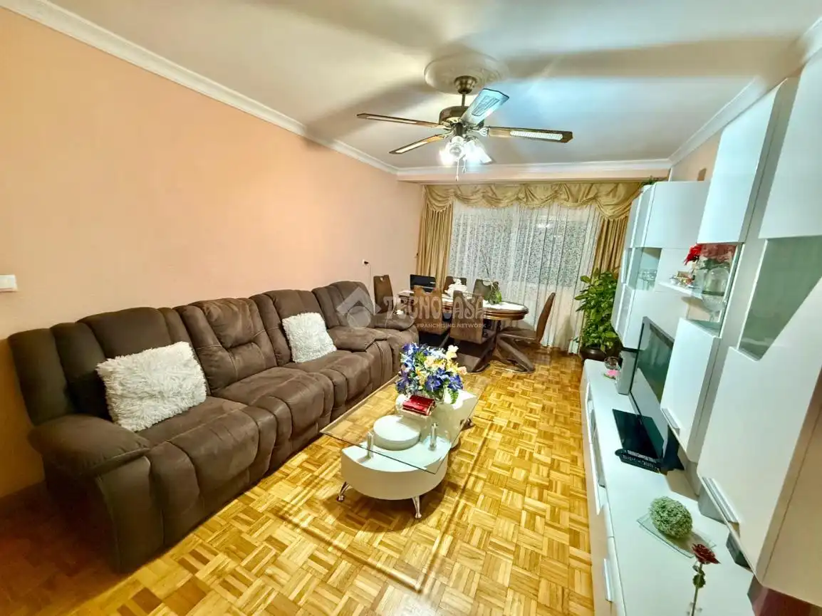 Sala d'estar de Pis en venda en Aranjuez amb Calefacció, Parquet i Balcó