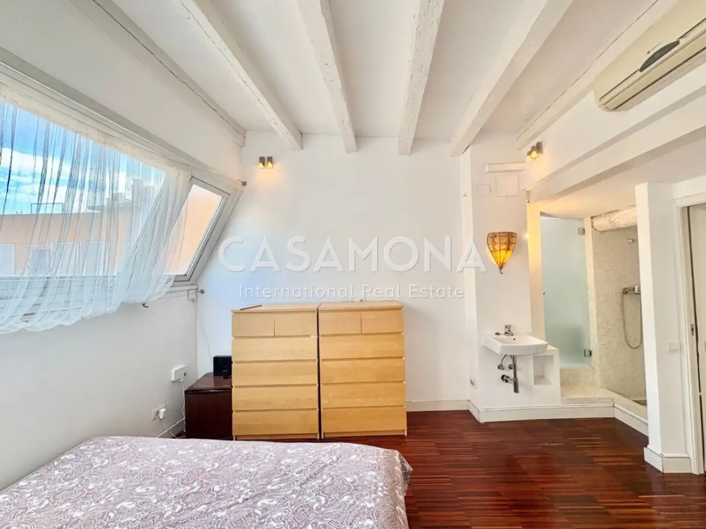 Schlafzimmer von Maisonette zum Verkauf in Barcelona mit Klimaanlage, Terrasse und Balkon