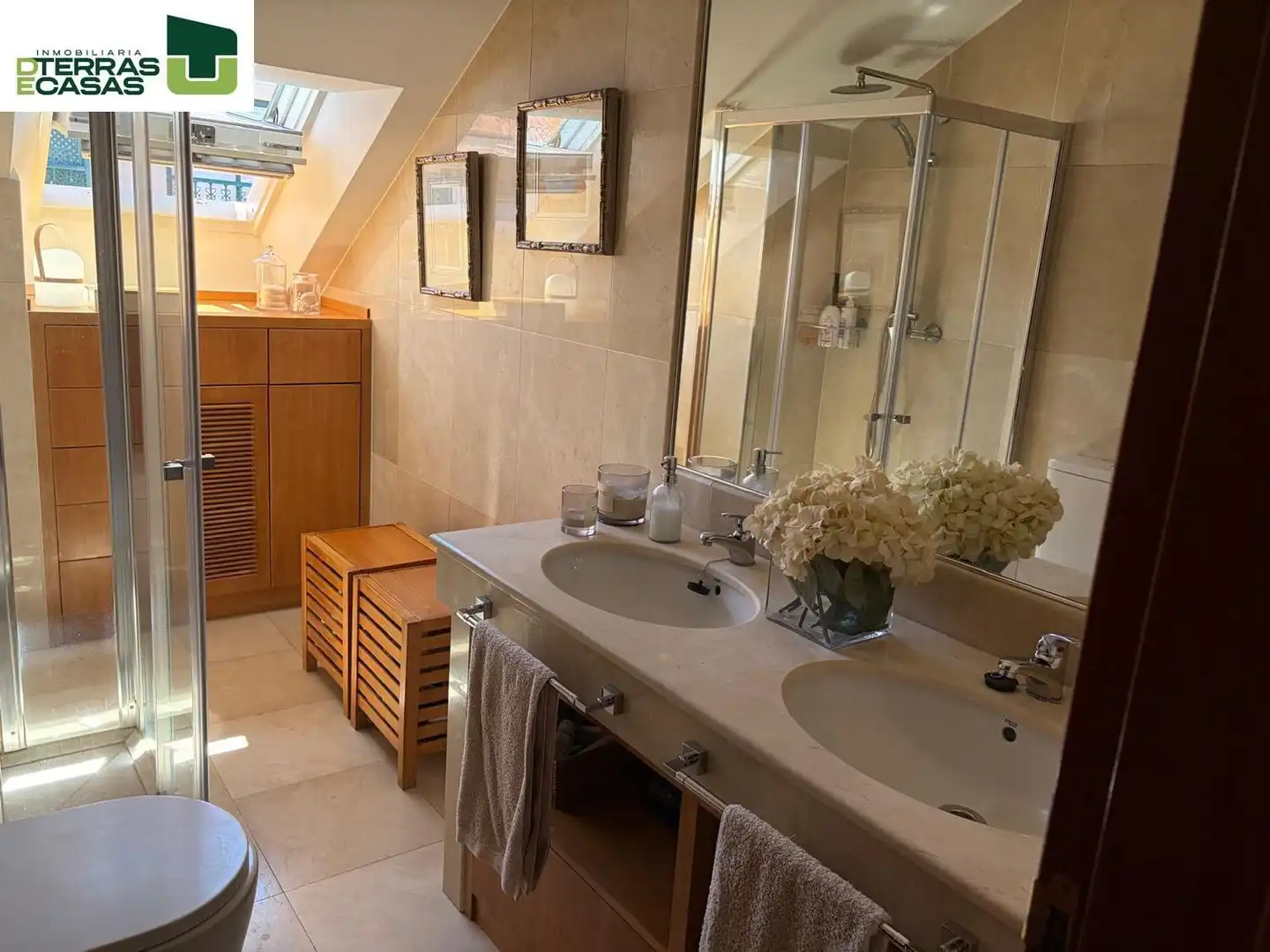 Baño de Ático en venta en Pontevedra Capital  con Calefacción, Terraza y Trastero