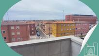 Vista exterior de Pis en venda en San Andrés del Rabanedo amb Calefacció i Terrassa