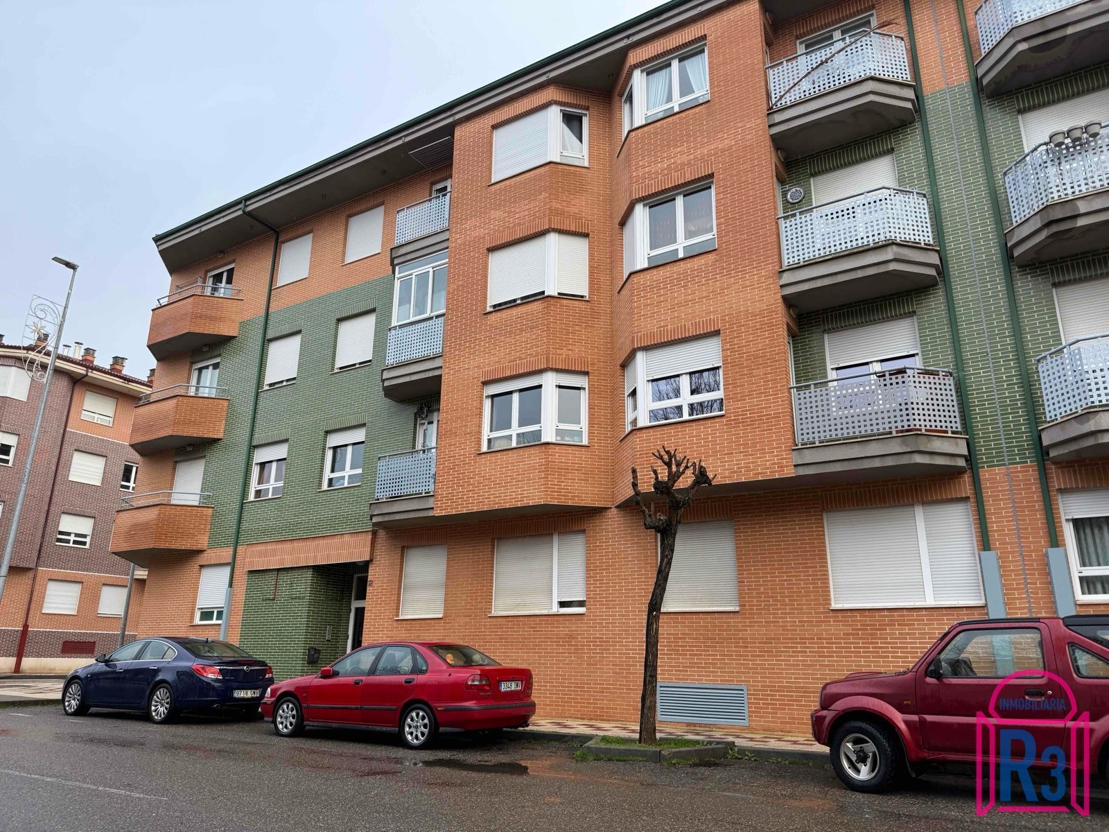 Vista exterior de Pis de lloguer en Villaquilambre amb Calefacció, Terrassa i Traster
