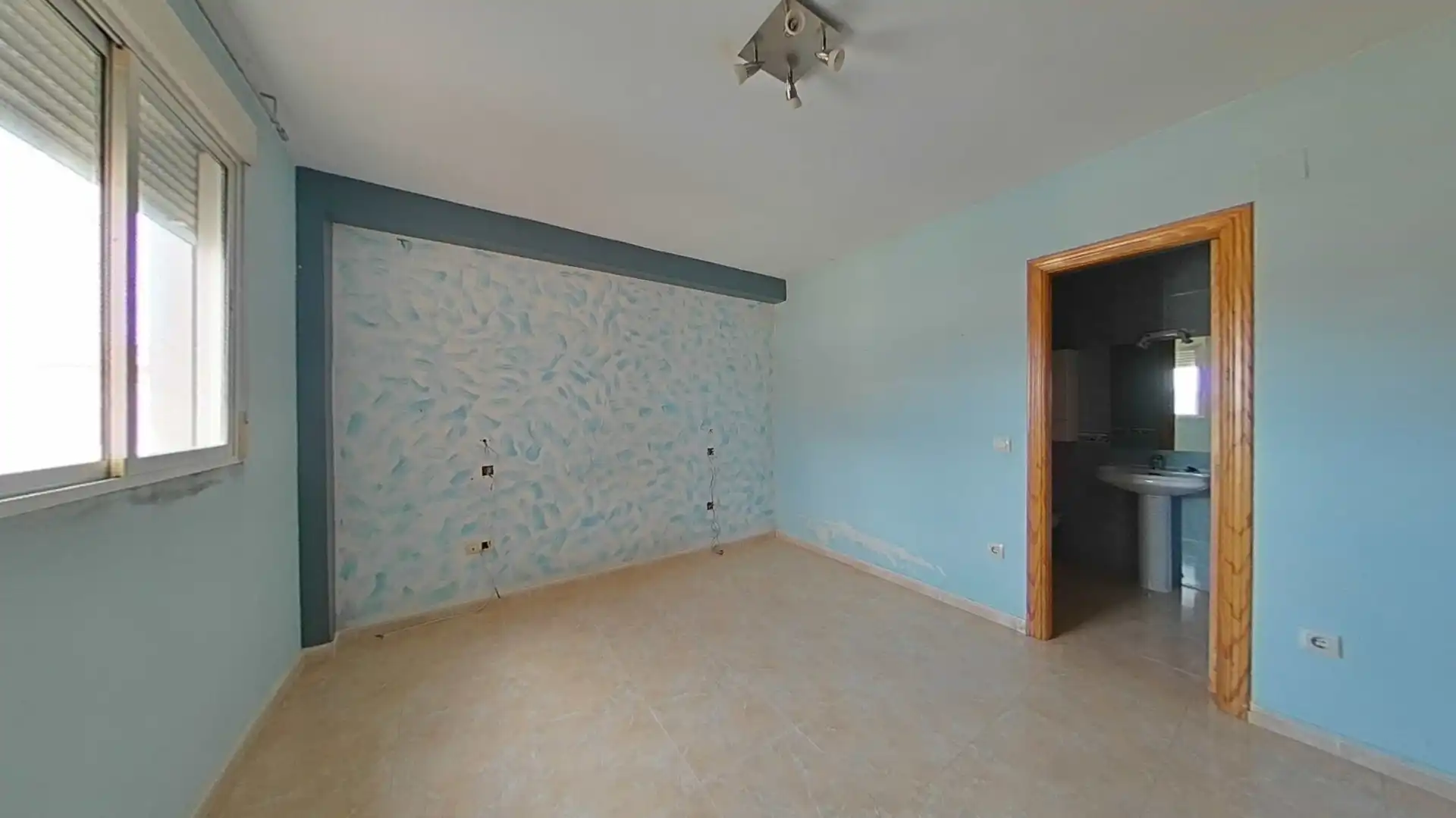 Dormitori de Apartament en venda en El Tiemblo  amb Calefacció i Balcó