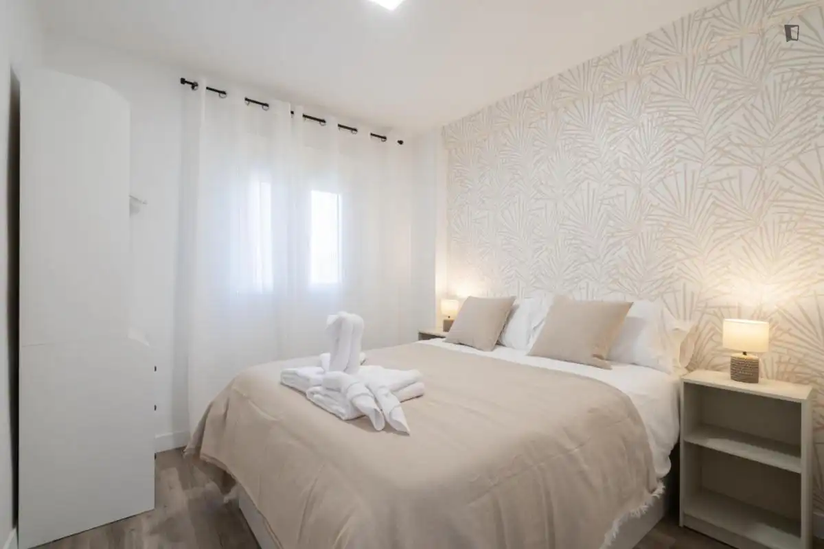 Habitación de Apartamento de alquiler en Madrid con Aire acondicionado, Amueblado y Horno