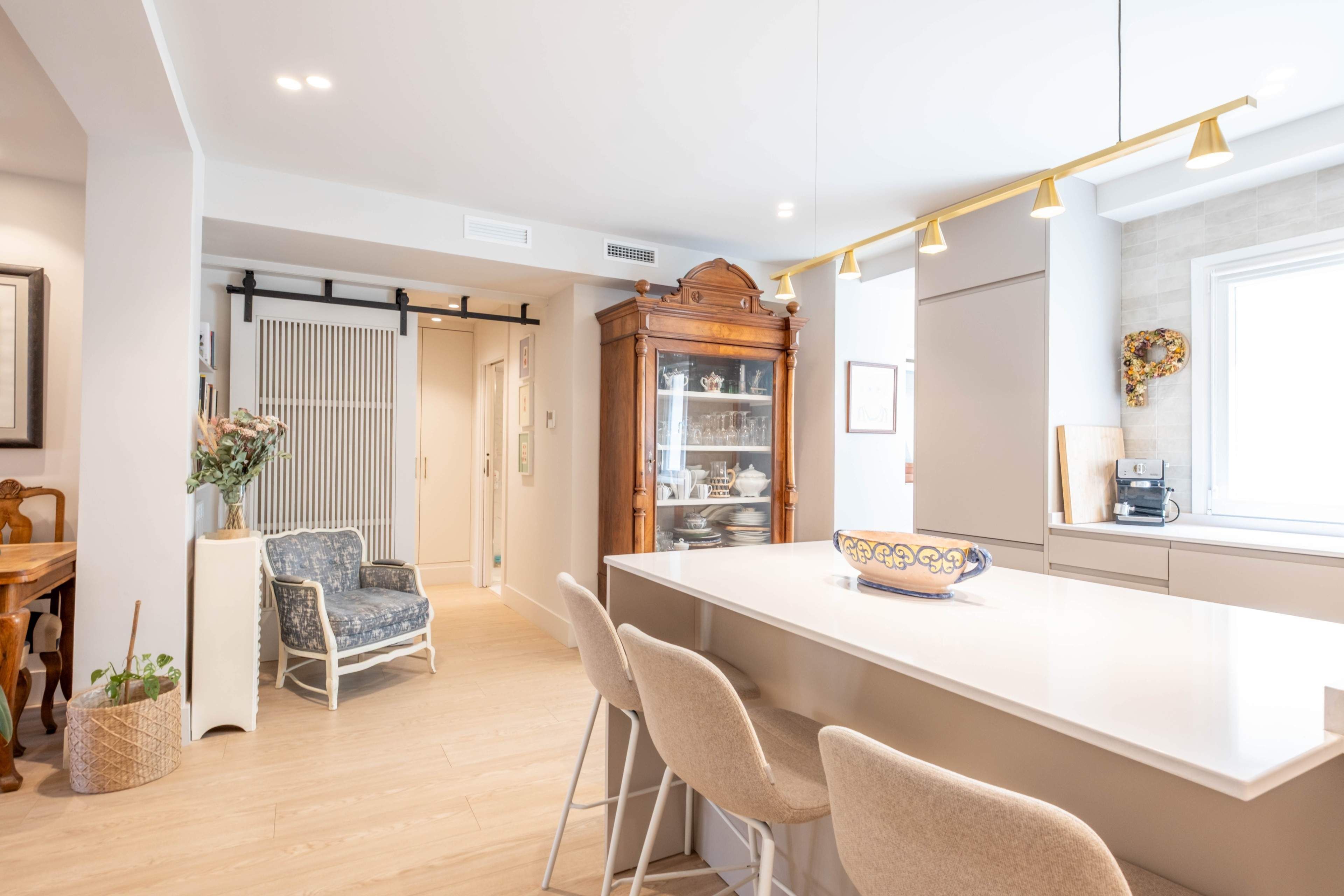Kitchen of Flat for sale in  Zaragoza Capital  with Air Conditioner, Heating and Parquet flooring