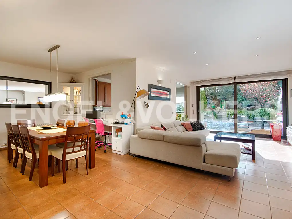 Terraced house with garden for sale in Carrer de González de Soto