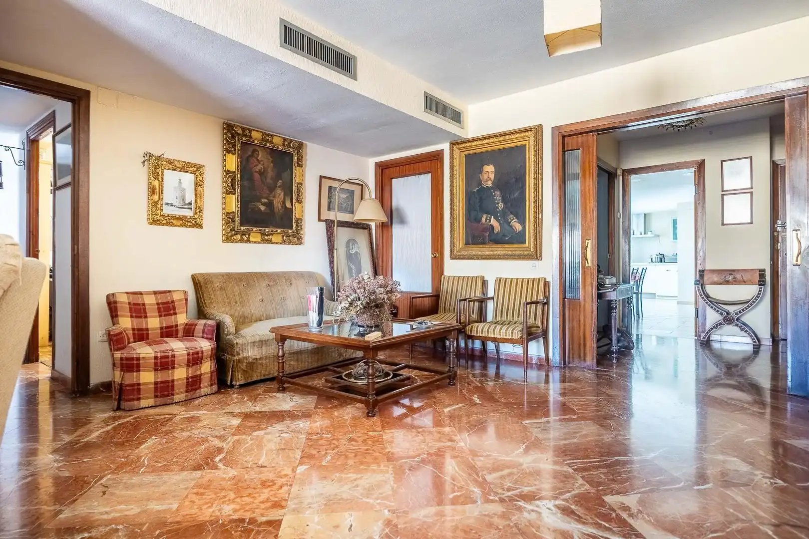 Living room of Flat for sale in Sevilla  with Air Conditioner, Terrace and Storage room