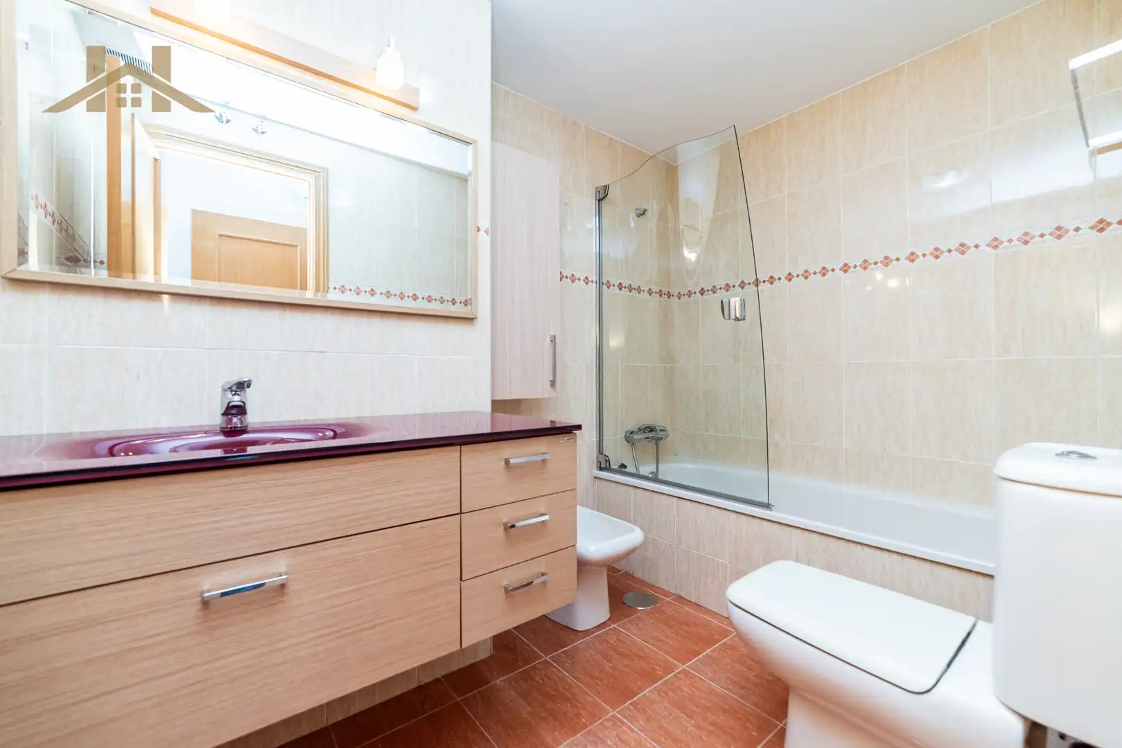 Badezimmer von Wohnung zum Verkauf in Pinto mit Klimaanlage, Heizung und Abstellraum