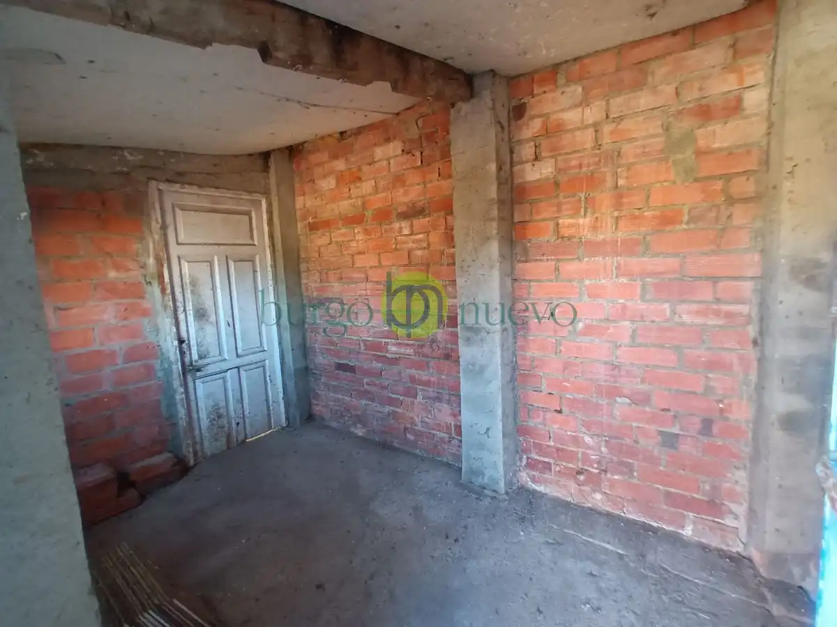 Casa o chalet en venta en León Capital  con Jardín privado, Trastero y Alarma