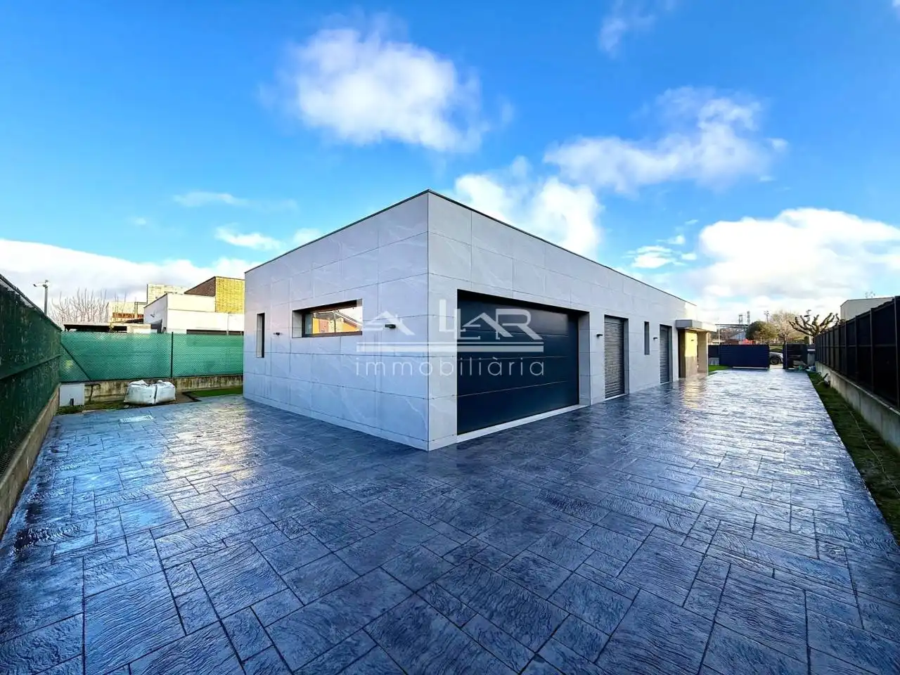 Vista exterior de Casa o xalet en venda en Gurb amb Aire condicionat, Calefacció i Jardí privat