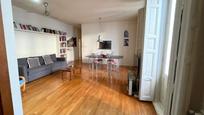 Living room of Flat for sale in  Madrid Capital  with Air Conditioner, Heating and Furnished