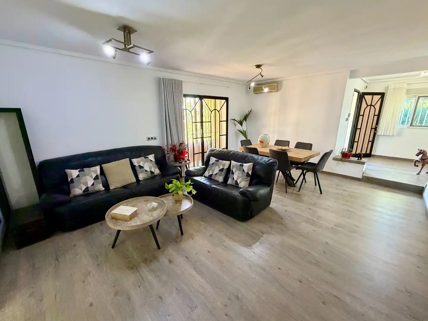 Sala de estar de Casa o chalet en venta en Torrent con Aire acondicionado, Jardín privado y Terraza