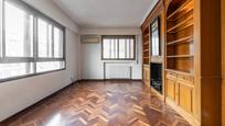 Living room of Flat for sale in  Madrid Capital  with Air Conditioner and Heating