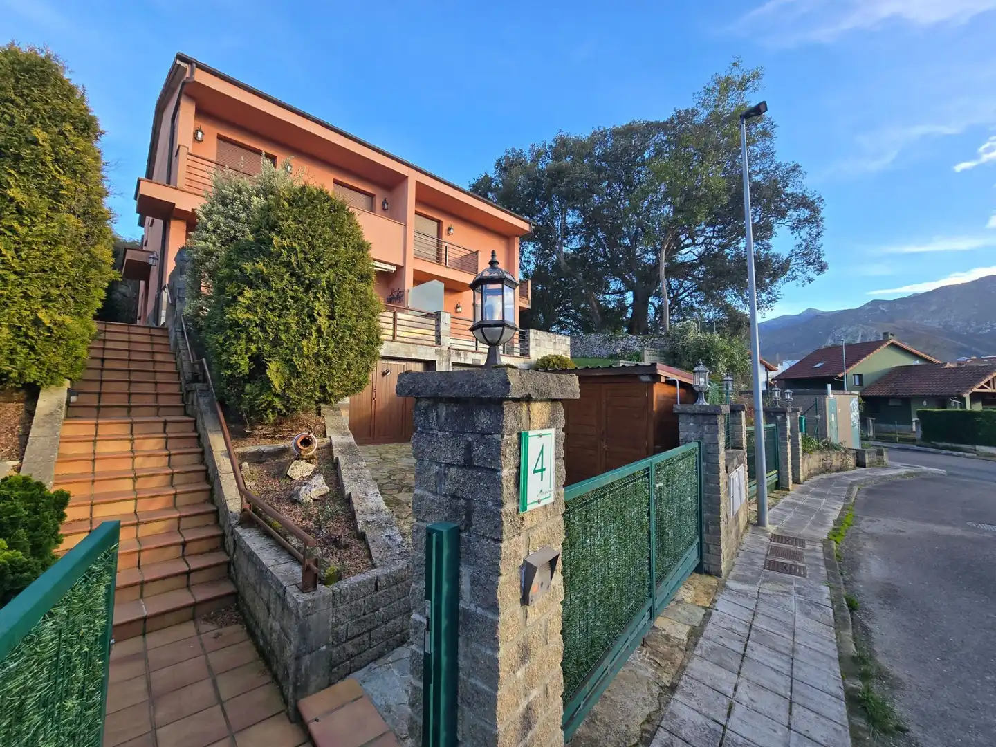 Vista exterior de Casa o chalet en venta en Llanes con Calefacción y Terraza