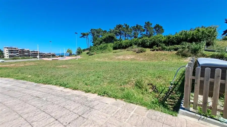 Terreno residencial en venta en Avenida de las Airós 19