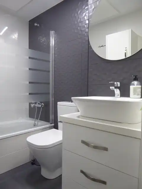 Bathroom of Flat for rent in Torremolinos  with Air Conditioner, Parquet flooring and Terrace