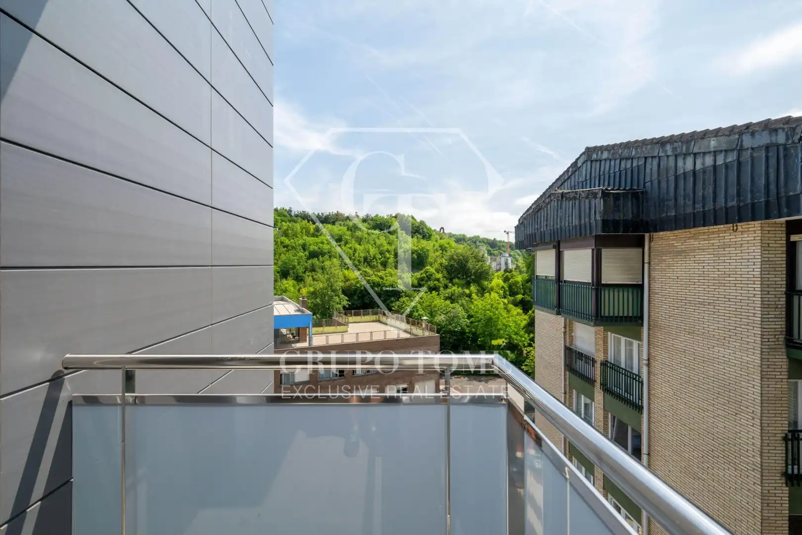Terrassa de Pis en venda en Donostia - San Sebastián  amb Calefacció, Terrassa i Balcó
