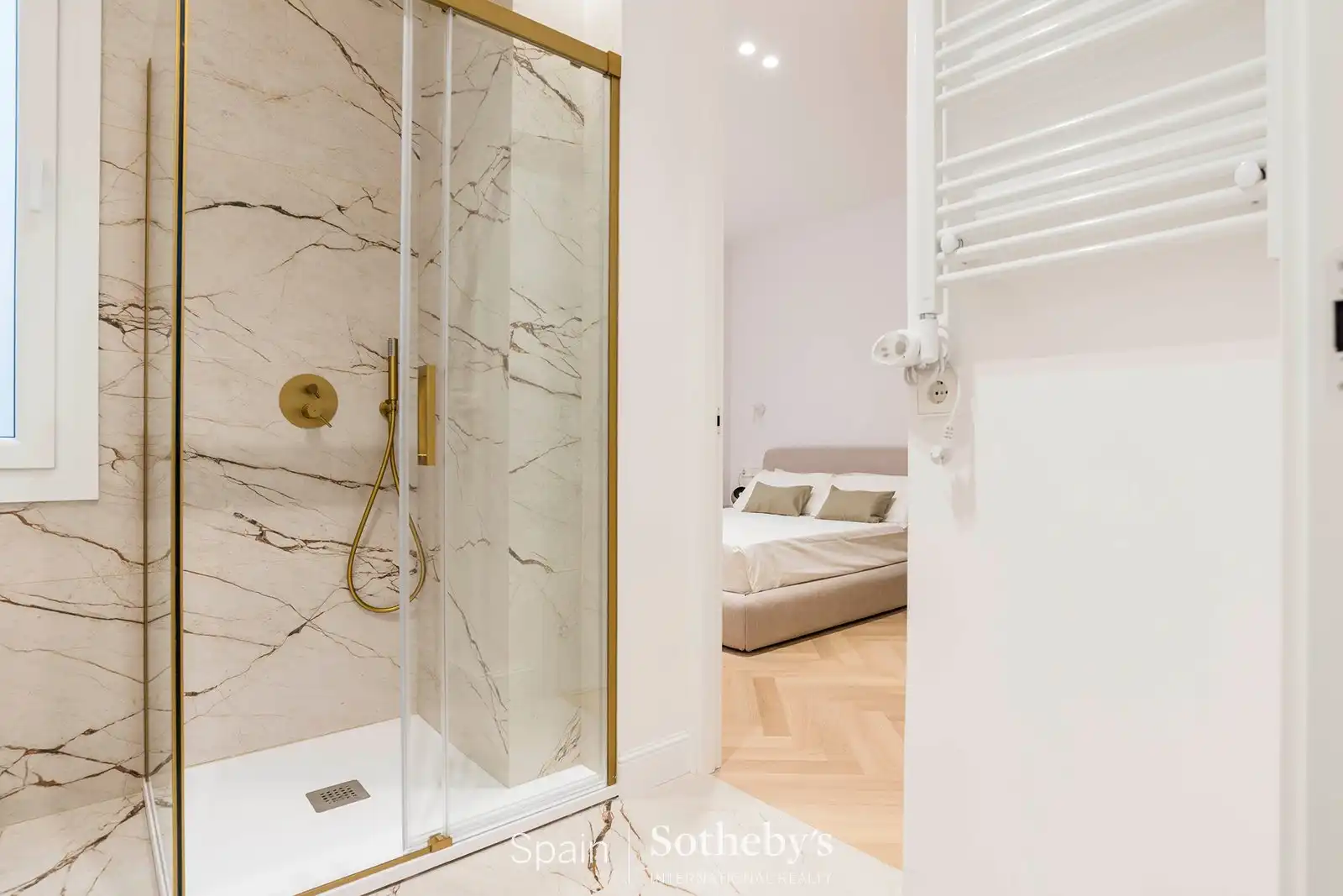 Bathroom of Apartments for sale in Madrid  with Air Conditioner and Heating
