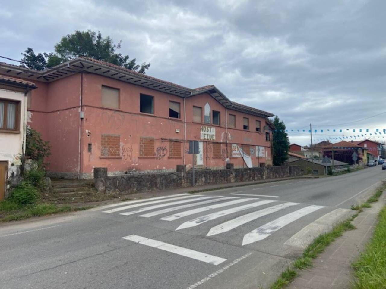 Vista exterior de Local en venda en Llanes
