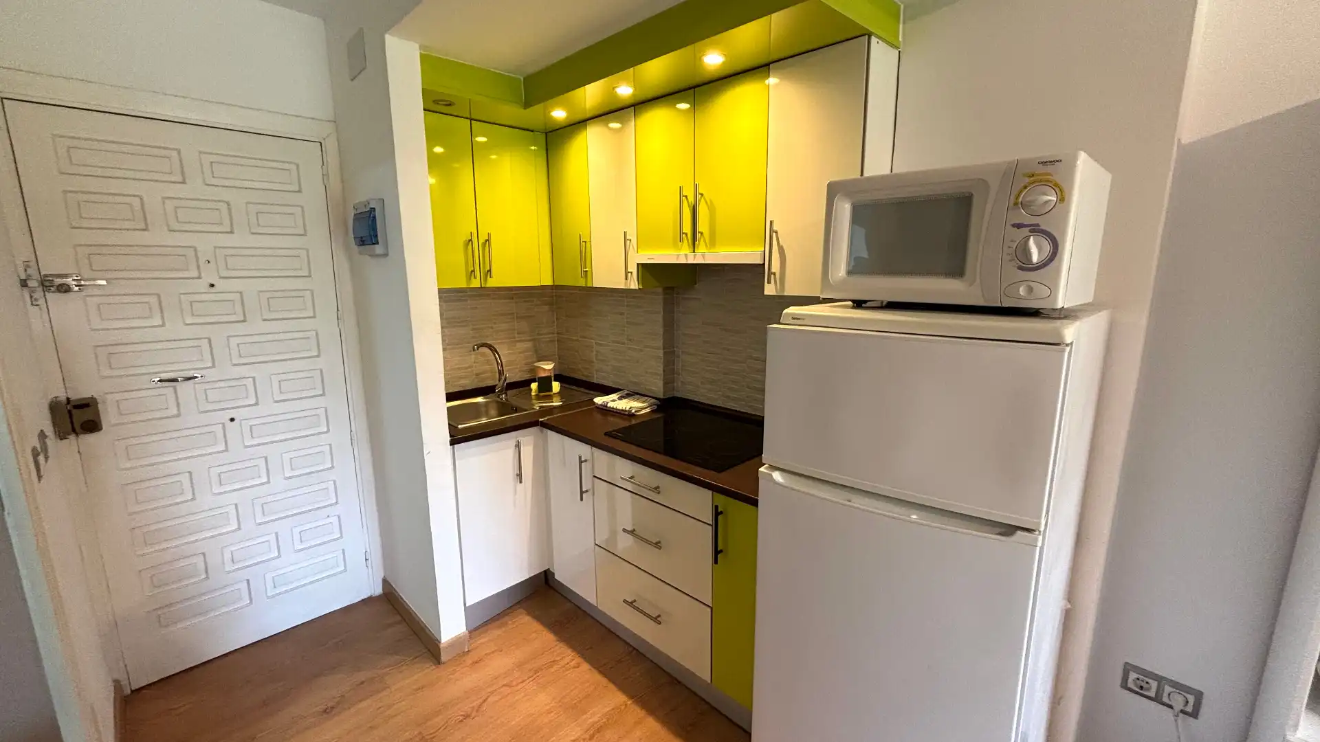 Küche von Wohnung zum Verkauf in Benalmádena mit Klimaanlage, Parkett und Terrasse
