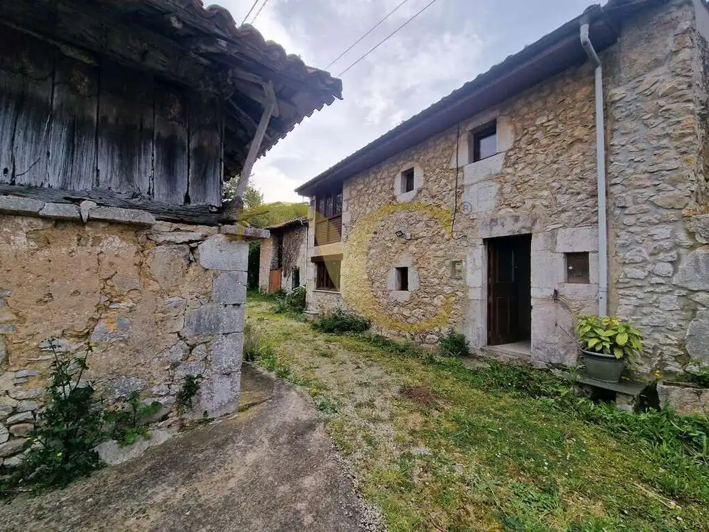 Vista exterior de Casa o xalet en venda en Llanes amb Calefacció i Terrassa